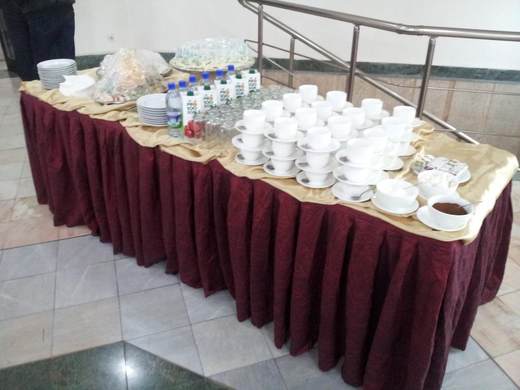 Grand Orzu Hotel Tasjkent Buitenkant foto